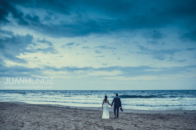 post boda al amanecer,Bodas en Barcelona, fotografía de boda, Wedding Photography, fotógrafo de boda en Barcelona, Boda en la playa