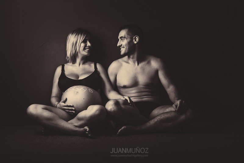 Juan Muñoz fotógrafo,54gallery,fotografía de estudio embarazo