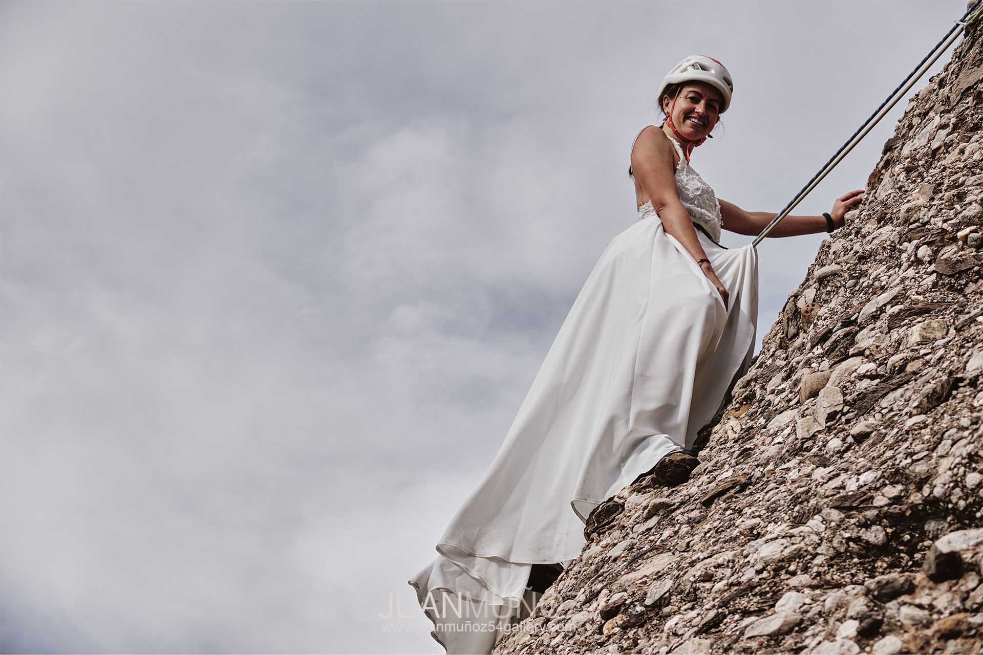 Climbers in Love, escalada en Montserrat, Fotografía de boda